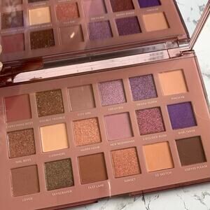 L.A. Colors Nude Rush 18 Color Eye Palette, New